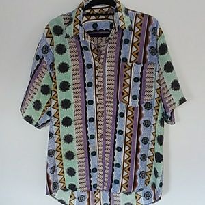 Collared button up short sleeved shirt